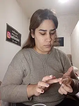 nahiarabiel33 online show from June 16, 2026, 7:14 pm