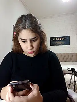 nahiarabiel33 online show from July 3, 2026, 5:41 pm