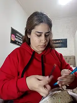nahiarabiel33 online show from May 20, 2026, 5:43 pm