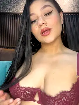 Snapshot of ValeriaMonet chatting on November 18, 2025, 7:39 pm ValeriaMonet online show from November 18, 2025, 7:39 pm