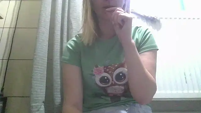 Snapshot of dirty_sasha00 chatting on May 13, 2026, 2:40 am dirty sasha00 online show from May 13, 2026, 2:40 am