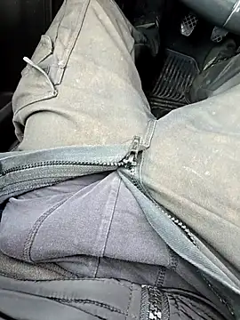 seulementme online show from December 15, 2025, 10:32 am