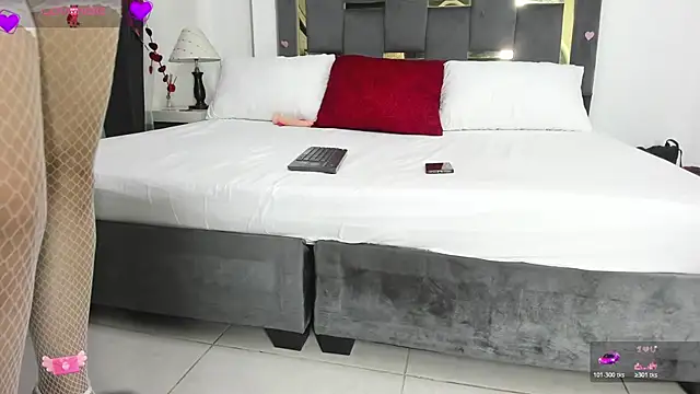 Snapshot of CatleyaSmith chatting on February 24, 2026, 1:34 pm CatleyaSmith online show from February 24, 2026, 1:34 pm