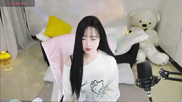 Nina37 online show from January 9, 2026, 6:09 am