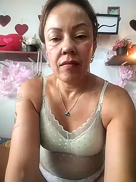 salomehill1 online show from April 28, 2026, 7:07 pm