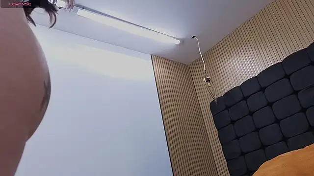 Mia Horney online show from March 15, 2026, 1:29 pm