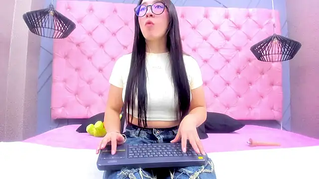 Mia Horney online show from January 14, 2026, 12:20 pm