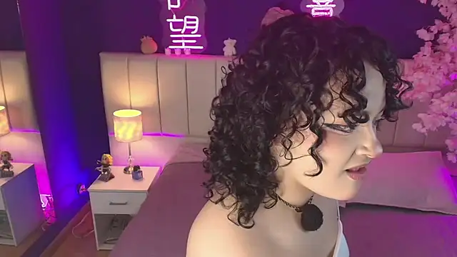  sarahRose online show from April 22, 2026, 3:46 am