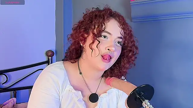  sarahRose online show from June 16, 2026, 7:47 pm