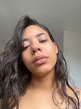 catee martinez online show from November 13, 2025, 4:44 pm