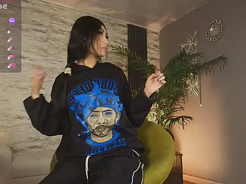  Amber 09 online show from December 2, 2025, 4:25 am