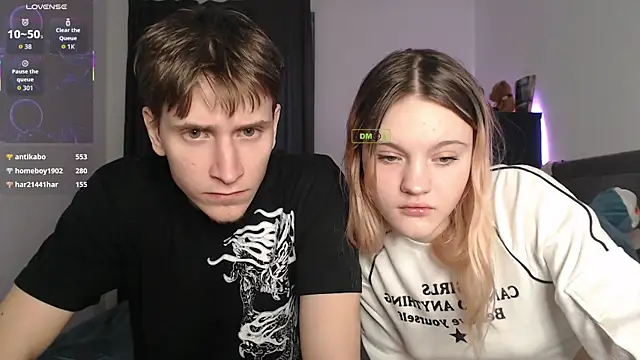 cute couple69 online show from November 15, 2025, 1:37 pm