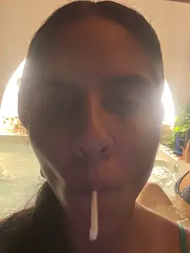 Snapshot of alisaa_jhons1 chatting on April 16, 2026, 12:00 am alisaa jhons1 online show from April 16, 2026, 12:00 am