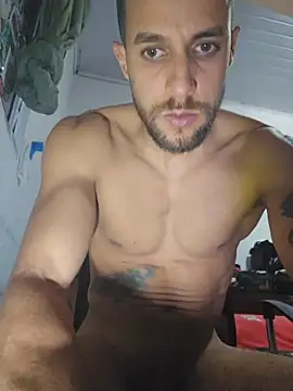 Snapshot of lucweed chatting on April 3, 2026, 9:54 pm lucweed online show from April 3, 2026, 9:54 pm