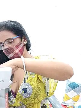 sanjana077 online show from April 24, 2026, 2:57 am