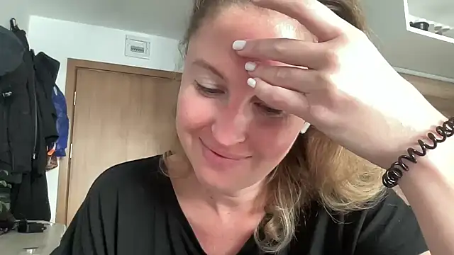 Ameli8 online show from November 30, 2025, 11:33 am