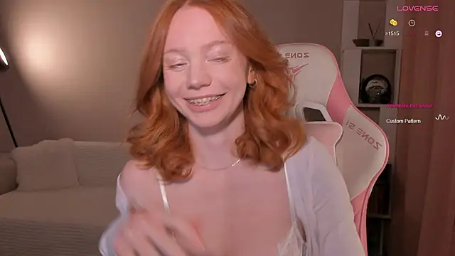 Snapshot of Elisahsthetics chatting on February 7, 2026, 11:46 pm Elisahsthetics online show from February 7, 2026, 11:46 pm