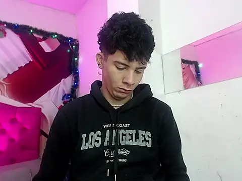 Snapshot of Lovers_Spicy chatting on December 18, 2025, 12:09 pm Lovers Spicy online show from December 18, 2025, 12:09 pm