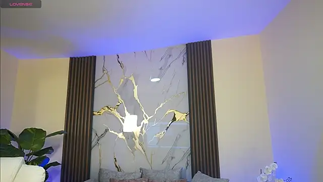 TessaaFox online show from December 20, 2025, 11:35 am