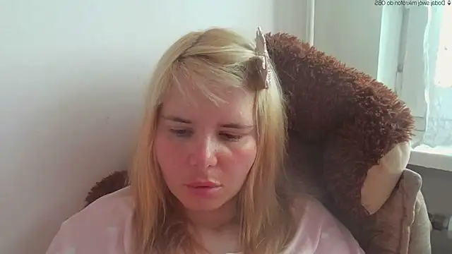 Snapshot of HornyElena chatting on June 3, 2026, 3:17 pm HornyElena online show from June 3, 2026, 3:17 pm
