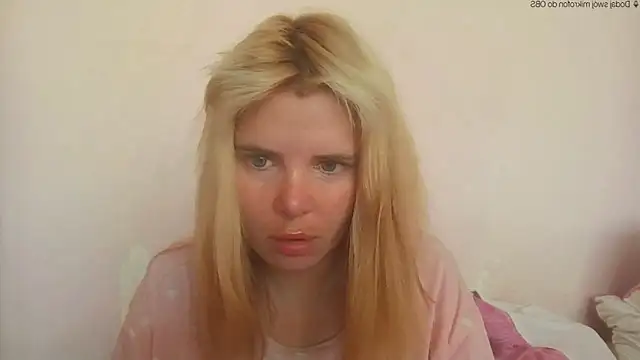 Snapshot of HornyElena chatting on June 1, 2026, 2:50 pm HornyElena online show from June 1, 2026, 2:50 pm