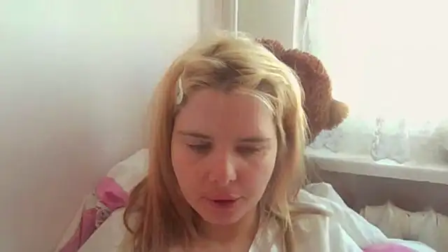 Snapshot of HornyElena chatting on March 16, 2026, 2:32 pm HornyElena online show from March 16, 2026, 2:32 pm