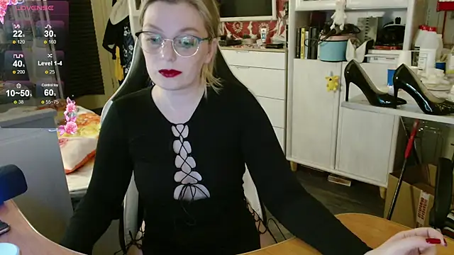 Snapshot of dominyantrix chatting on December 1, 2025, 9:15 pm dominyantrix online show from December 1, 2025, 9:15 pm