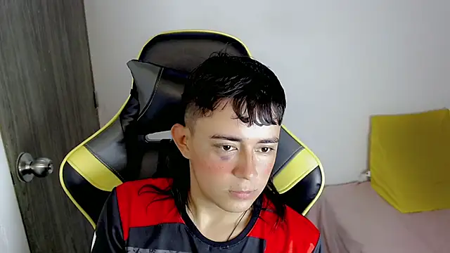 Tatann 18 online show from November 11, 2025, 8:47 pm