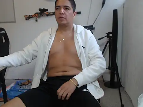 yayo 33 online show from December 1, 2025, 7:15 pm