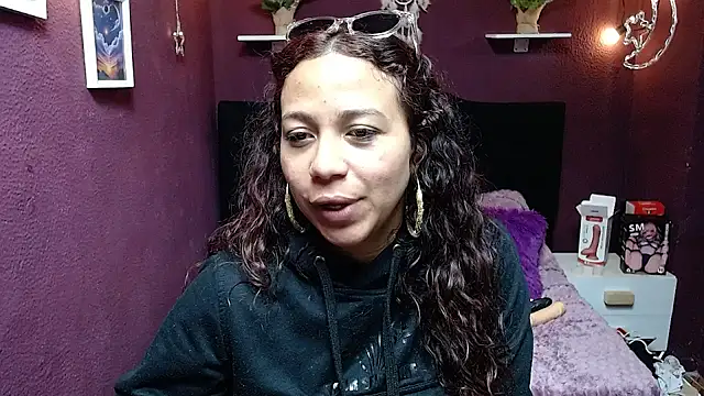 monika 256 online show from February 18, 2026, 1:18 pm