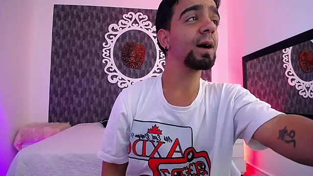 Snapshot of Dereck_Jhonsonn chatting on November 22, 2025, 8:40 pm Dereck Jhonsonn online show from November 22, 2025, 8:40 pm