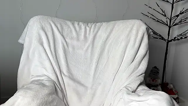 Snapshot of PickBlond chatting on February 17, 2026, 12:02 pm PickBlond online show from February 17, 2026, 12:02 pm