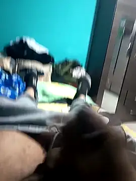 Snapshot of Loquillopajero chatting on February 7, 2026, 12:13 pm Loquillopajero online show from February 7, 2026, 12:13 pm