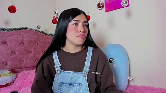 charlothe942 online show from January 15, 2026, 10:57 pm