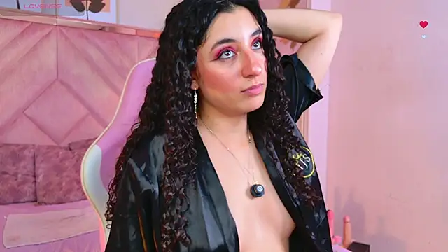 DemiJones  online show from May 2, 2026, 4:18 am