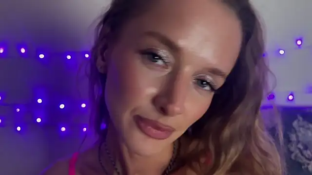 Snapshot of Fantasy_Moonlightt chatting on December 3, 2025, 7:35 pm Fantasy Moonlightt online show from December 3, 2025, 7:35 pm