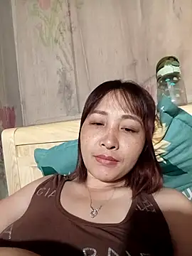 Snapshot of Missa-kute20 chatting on March 5, 2026, 2:35 pm Missa-kute20 online show from March 5, 2026, 2:35 pm