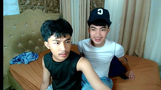 Snapshot of Urloverhardcock chatting on February 10, 2026, 4:33 am Urloverhardcock online show from February 10, 2026, 4:33 am