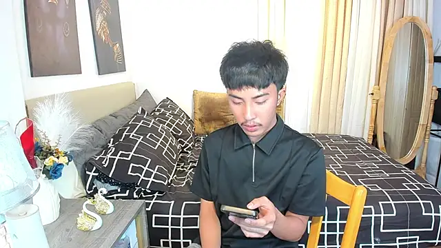 Snapshot of Urloverhardcock chatting on April 7, 2026, 9:11 am Urloverhardcock online show from April 7, 2026, 9:11 am