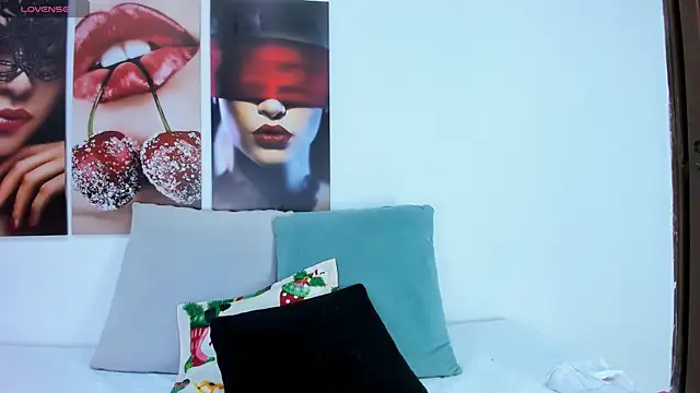 Andhrea Vale online show from November 18, 2025, 11:35 am