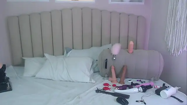 aleskaswarovski online show from February 3, 2026, 3:28 pm