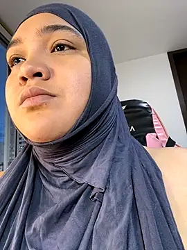 sweetmuslim01 online show from September 10, 2025, 11:04 pm