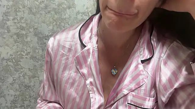 Angelinaa19 online show from May 23, 2026, 7:46 pm
