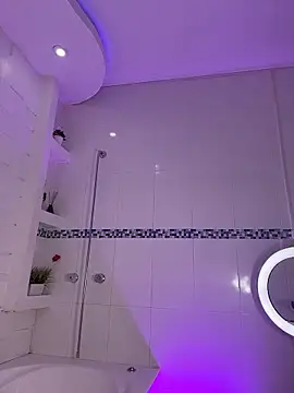 EmmilyEvanss online show from December 16, 2025, 5:28 pm