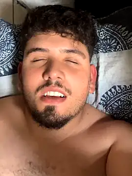 Snapshot of Bbbtro chatting on December 3, 2025, 5:34 pm Bbbtro online show from December 3, 2025, 5:34 pm