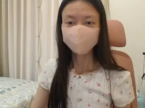 Lil-Cherries online show from March 21, 2026, 6:36 am