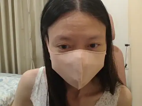 Lil-Cherries online show from March 17, 2026, 11:13 am