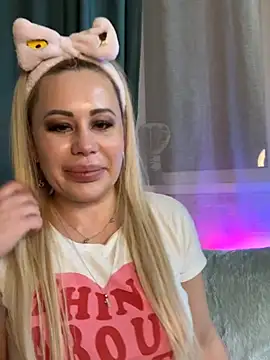 Snapshot of MonnyStef chatting on February 14, 2026, 12:55 am MonnyStef online show from February 14, 2026, 12:55 am