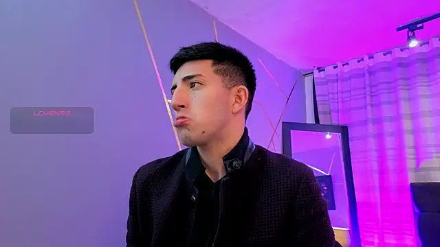 Un Sluttyy online show from November 24, 2025, 11:43 am