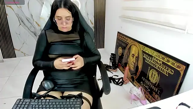 queen findom1 online show from August 5, 2026, 4:39 am